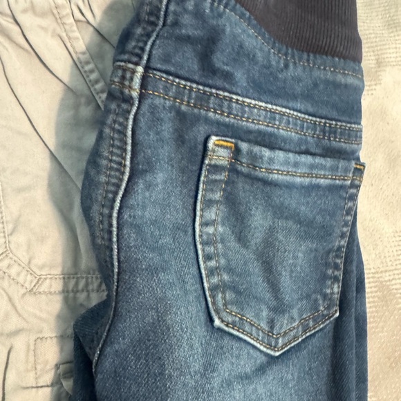 Set of two 5T pants, 1 Cat & Jack Blue Relaxed Jeans & 1 Cargo - Picture 1 of 8